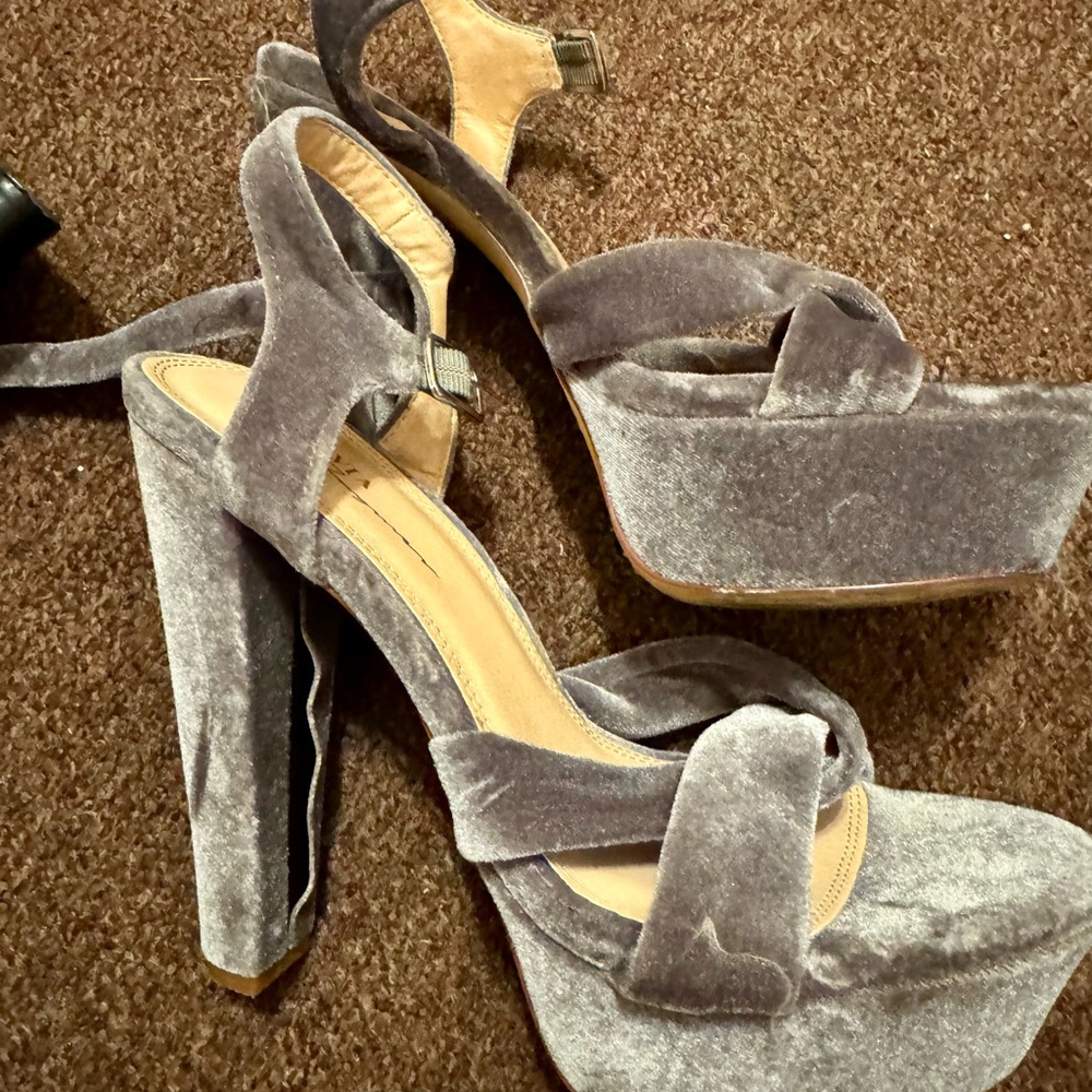 Women grey suede velvet platform high heels